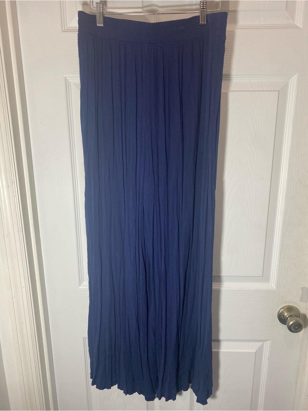 L'AGENCE Never Worn Navy Wide Leg Pleated Pant